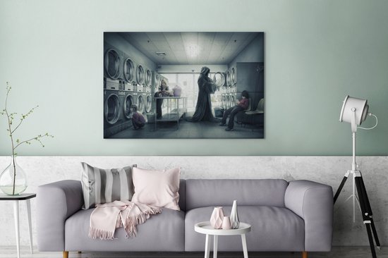 Canvas schilderij 180x120 cm - Wanddecoratie Absurde Magere Hein in de wasserette - Muurdecoratie woonkamer - Slaapkamer decoratie - Kamer accessoires - Schilderijen