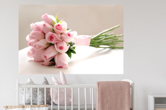 Sticker Muursticker Rose rose - bouquet de rose rose sur une table blanche - 120x80 cm - film adhésif autocollant - sticker mural repositionnable