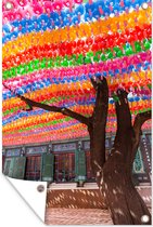 Tuinposter - Tuindoek - Tuinposters buiten - Boom met gekleurde lampionnen in Zuid-Korea - 80x120 cm - Tuin
