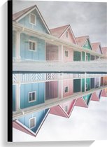 Canvas  - Weerspiegeling van Gekleurde Huisjes in het Water - 40x60cm Foto op Canvas Schilderij (Wanddecoratie op Canvas)