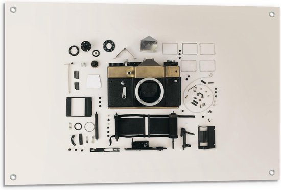 Tuinposter – Camera met Onderdelen op Witte Achtergrond - 90x60cm Foto op Tuinposter  (wanddecoratie voor buiten en binnen)
