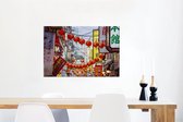 Canvas Schilderij Rode lantaarns in een straat van Yokohama in Japan - 90x60 cm - Wanddecoratie