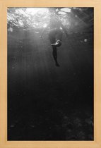 JUNIQE - Poster met houten lijst Swim Away -13x18 /Grijs & Zwart