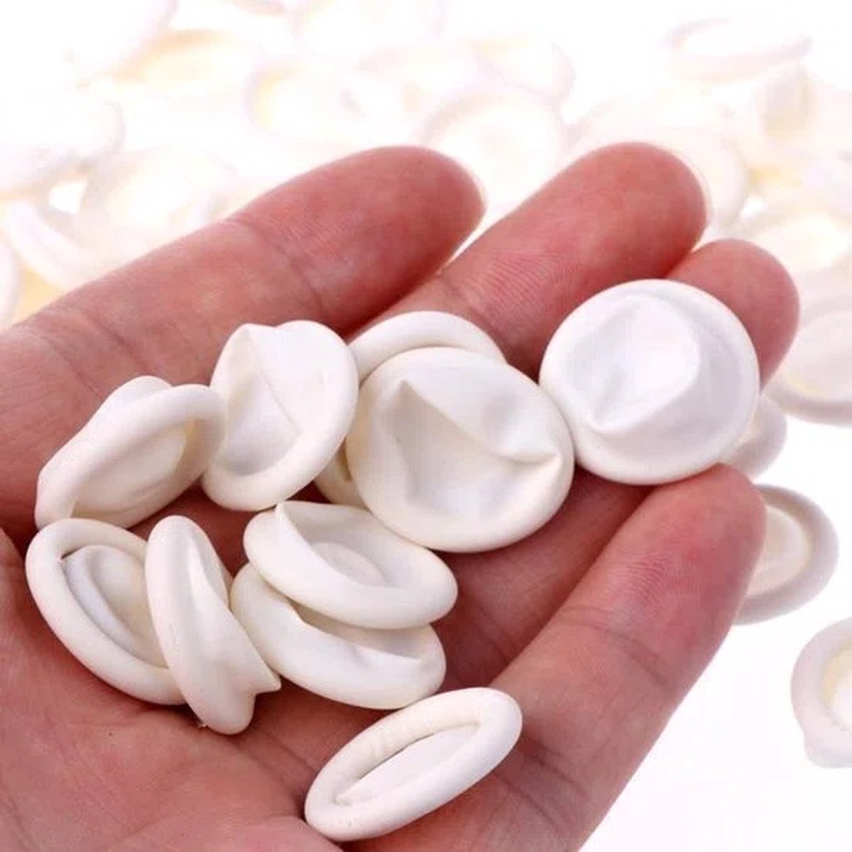 Goedkoopste Knaak Latex Vingerbeschermer Wit 100 Stuks - Vingerbeschermer - Vinger Condoom - Pedicure - 100 stuks - Wit