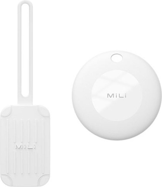 Witte bagagelabels, één rond met 'MiLi' erop, de ander rechthoekig met een handvat en 'MiLi' erop.