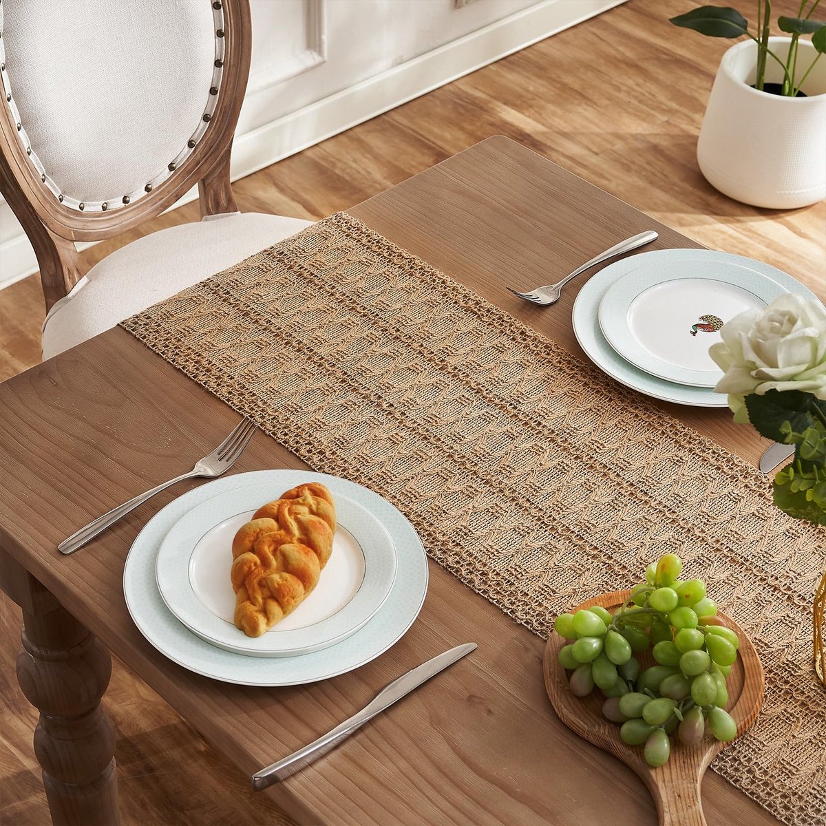 La'Moussawi ® Tijdloze Tafelversiering: Natuurlijke Jute Tafelkleed Met Vintage Boho Design Voor Diverse Gelegenheden