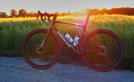 Rinos Sandman 1.0 - Carbon Gravel Fietes - Gravel Bike - met Shimano SORA 18 versnellingen en schijfremmen - lichte fiets voor dames en heren - 700 x 40C - Kameleon Blauw-Paars 56 van Rinos — afbeelding 5