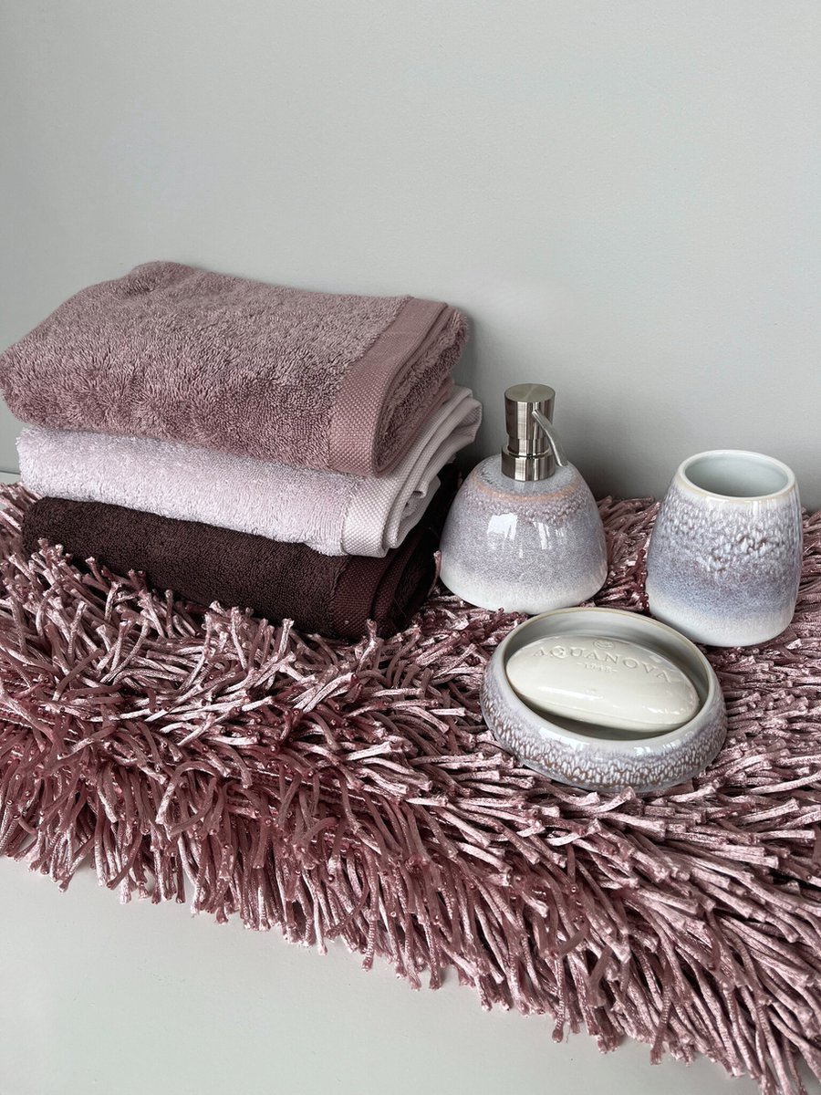 Aquanova London handdoek kleur prunus 55/100cm