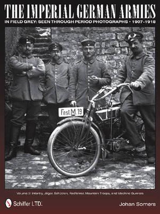 Foto: Imperial german armies in field grey seen through period pho