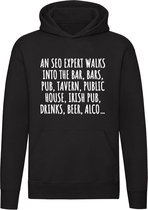 Un expert en référencement entre dans le bar | Bière | de l'alcool | Café | Pub irlandais | boisson | Unisexe | Pull | Sweat | Hoodie | Capuche | Noir
