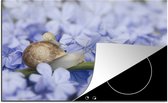 KitchenYeah® Inductie beschermer 81.2x52 cm - Slak - Bloemen - Dieren - Kookplaataccessoires - Afdekplaat voor kookplaat - Inductiebeschermer - Inductiemat - Inductieplaat mat