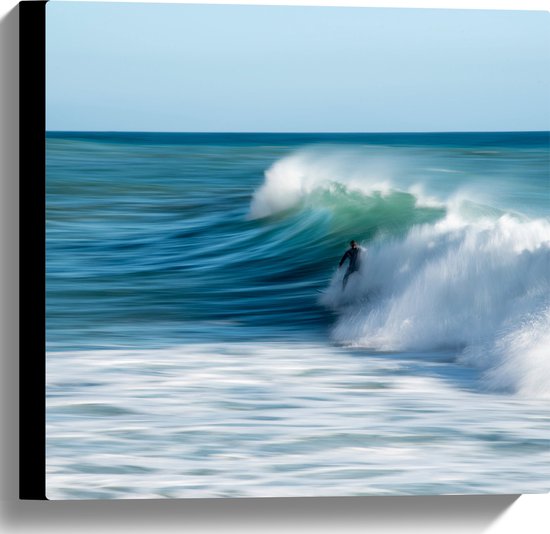 WallClassics - Canvas - Surfer over Razende Golven op Zee - 40x40 cm Foto op Canvas Schilderij (Wanddecoratie op Canvas)