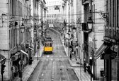 Fotobehang - Vlies Behang - Lissabon - Gele Tram - Stad - 152,5 x 104 cm