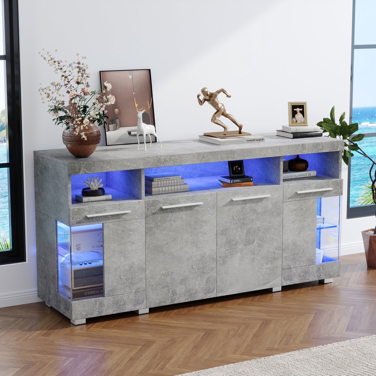 OKWISH Dressoir – Cementgrijs Hoogglans – 3 Lades – 6 Vakken – 140x40x70 cm – Industriële Stijl Met Transparante Geharde Glasdeuren En 16-Kleurige LED-Verlichting – MDF+Spaanplaat