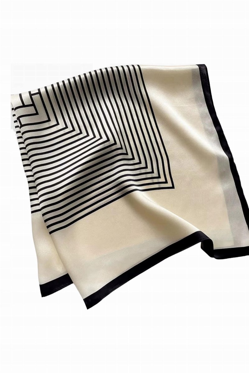 Zijde Aasjke 70x70cm - Geometrisch Patroon in Crème & Zwart