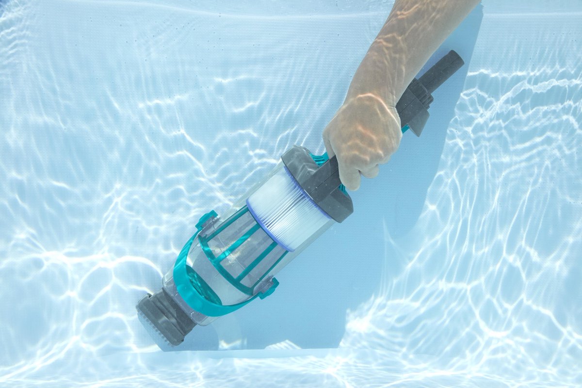 Bestway AquaGrip Manual Rechargeable Pool Vacuum