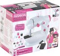 Verpakking van de witte en roze 'Fashion Passion' kindernaaimachine met afbeeldingen van naaisets en twee meisjes.