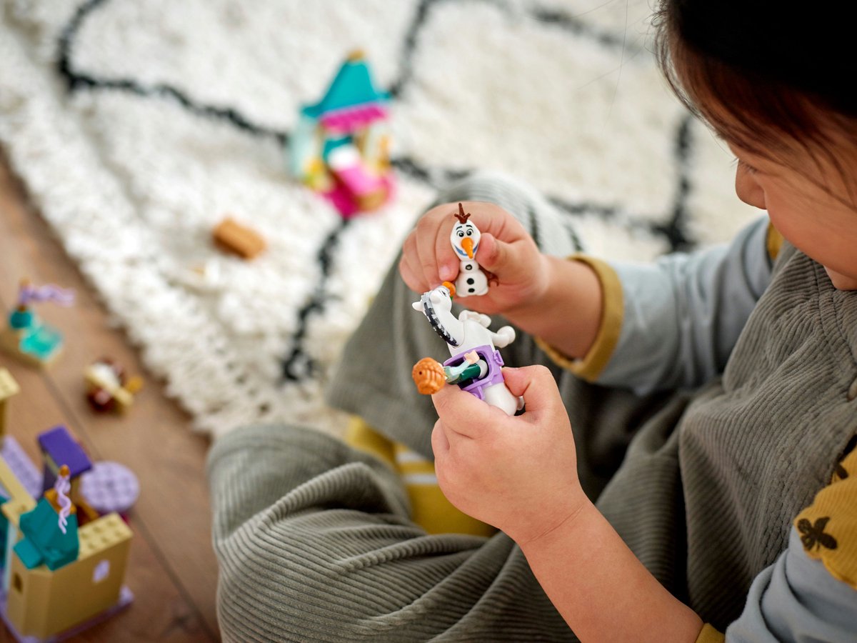 LEGO Disney Frozen Anna en Olaf Plezier in het kasteel - 43204 — cadeau in Spellen & Speelgoed - foto 2