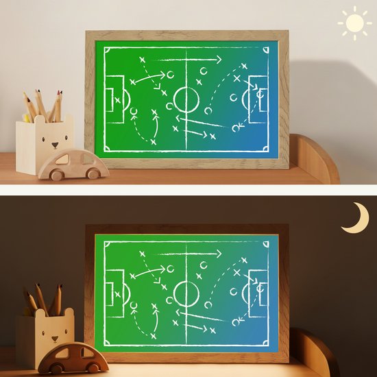 Nachtlampje 30x20 cm - Kinder lampje - Voetbal - Tactiek - Spel - Groen - Blauw - Tafellamp kinderkamer - Slaapkamer lamp - Bedlamp kinderen - Kinderlampje stopcontact - Wandlamp babykamer - Nachtlampjes van Merkloos — afbeelding 4