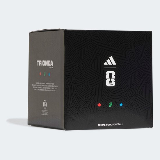 Zwarte doos met sterrenpatroon, Adidas-logo, FIFA-logo en landensymbolen.