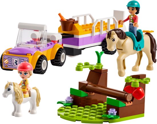 Set de remorque à chevaux LEGO Friends avec chevaux, poney, figurines, voiture et obstacle.