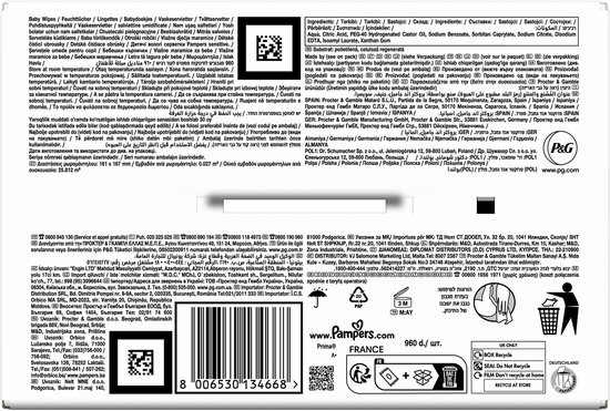 Arrière de l'emballage des lingettes Pampers Sensitive avec informations produit et liste d'ingrédients.