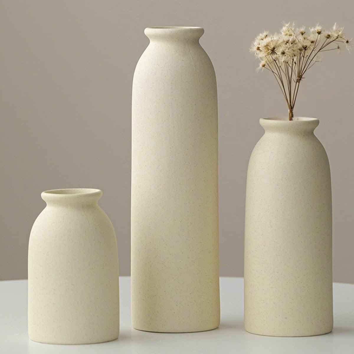 Unyqoos Set van drie stijlvolle keramische vazen in warme kleuren voor thuisdecoratie beige