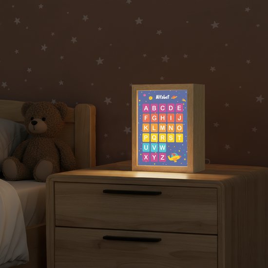 Nachtlampje 15x20 cm - Kinder lampje - Alfabet - Educatief - Letters leren voor kinderen - Ruimte - Tafellamp kinderkamer - Slaapkamer lamp - Bedlamp kinderen - Kinderlampje stopcontact - Wandlamp babykamer - Nachtlampjes van Merkloos — afbeelding 2