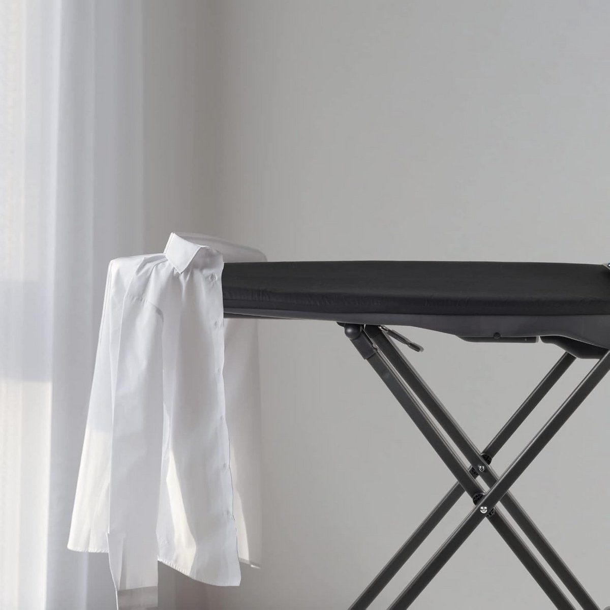 Zwart Gestoffeerd Strijkplankovertrek Absorberend Voor Strijkplanken 108 x 48 cm