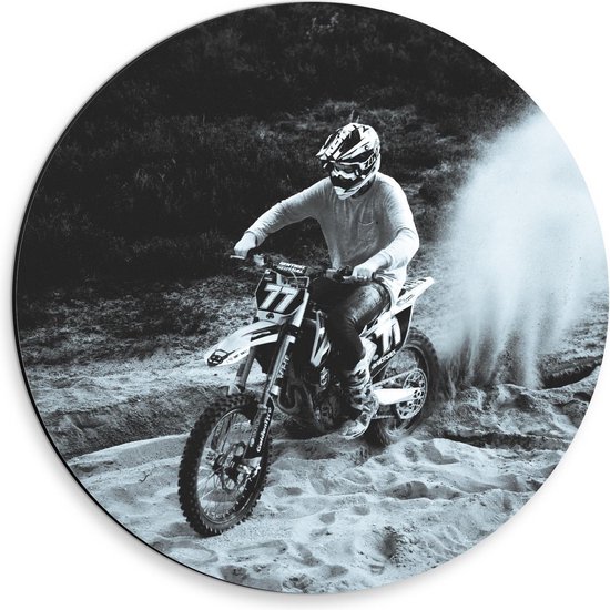 Dibond Wandcirkel - Motorcrosser met Stofwolk (zwart/wit) - 30x30cm Foto op Aluminium Wandcirkel (met ophangsysteem)