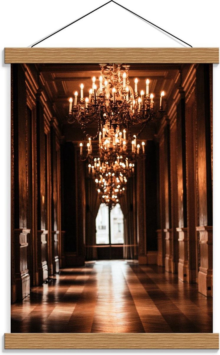 Schoolplaat – Gang in Paleis met Kroonluchter - 30x40cm Foto op Textielposter (Wanddecorat