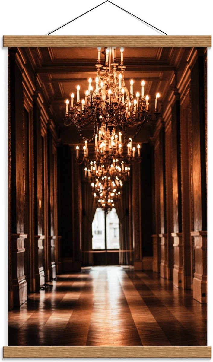 Schoolplaat – Gang in Paleis met Kroonluchter - 40x60cm Foto op Textielposter (Wanddecorat