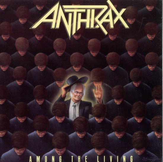 Anthrax "Among The Living" albumcover: een man met hoed en pak staat te midden van een menigte in donkere kleding, koppen gebogen.