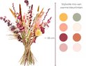 Gedroogde bloemen mix van 55 cm met warme kleurtinten, waaronder geel, groen, roze en rood.