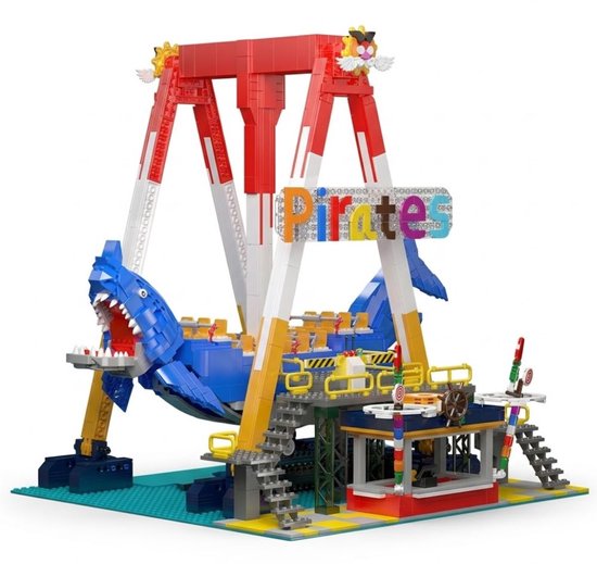 Blauwe haai attractie met 'Pirates'-logo en rood-wit frame, op witte achtergrond.
