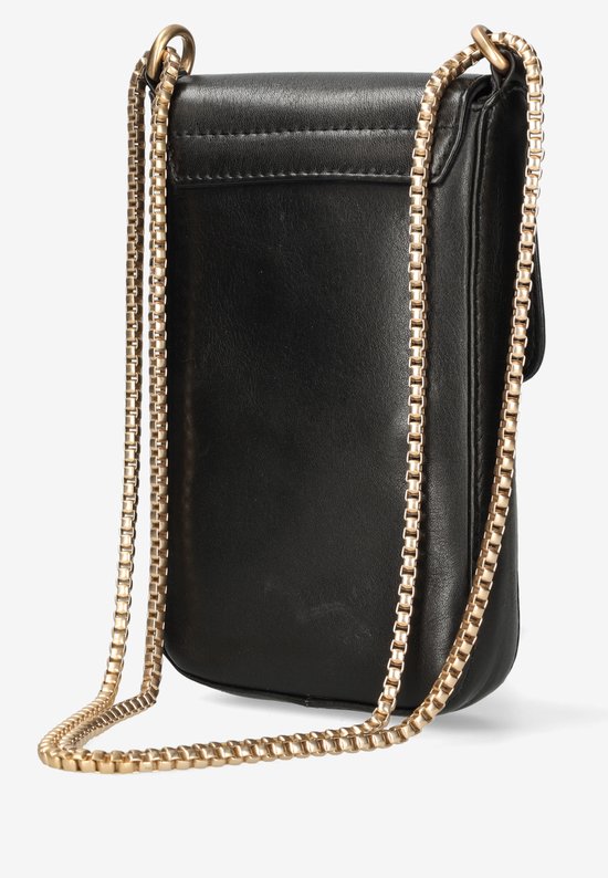 Zijkant van een zwarte Fred de la Bretoniere telefoontas van leer met goudkleurige ketting.