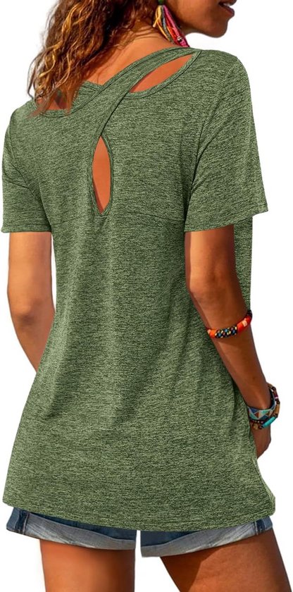 Groen sportshirt met korte mouwen, ronde hals en open rugdetail.