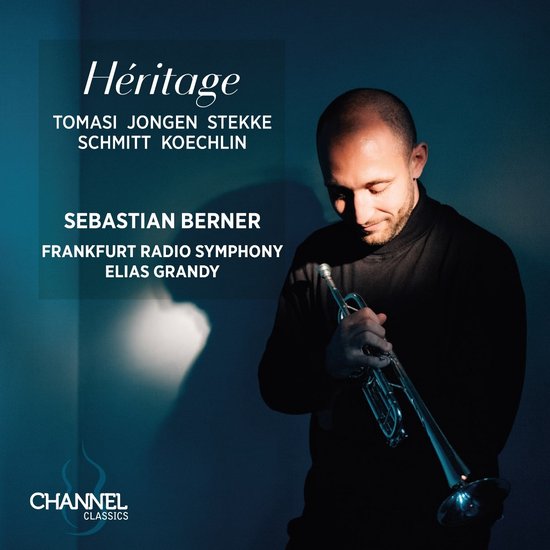 Portrait de Sebastian Berner tenant une trompette, avec texte et logo Channel Classics.