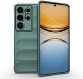 Groene telefoonhoes met een mat-achtige textuur en een opvallende camera-uitsparing. De voorkant van de telefoon is zichtbaar.