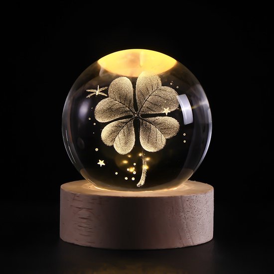 Nachtlampje - 3D kristallen bol lamp - Klavertje vier - Glazen bol - Houten voet - LED verlichting - USB interface - Huisdecoratie ornament - Verjaardagscadeau - 8*7*7cm