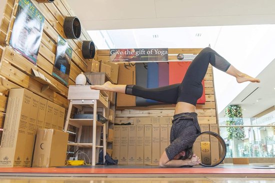 Yoga Wiel voor Flexibiliteit en Kracht in Yoga en Training — afbeelding 4