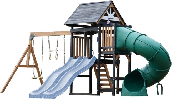Houten speeltoestel met dubbele pastelblauwe glijbanen, een huisje met grijze dakpannen, een buisglijbaan, schommels en een trapeze.