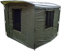 Groene Ultimate tent met oprolbare voorkant, twee zijramen met horren en een luifel.