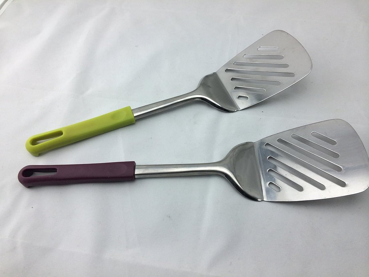 Praktische zwart roestvrijstalen spatel voor pan en barbecue - 33 cm