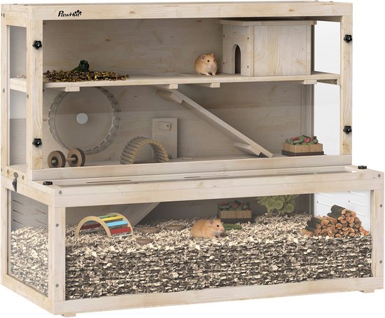 Houten hamsterkooi met twee verdiepingen, looprad, huisje en accessoires. Hamsters zijn zichtbaar op beide verdiepingen.