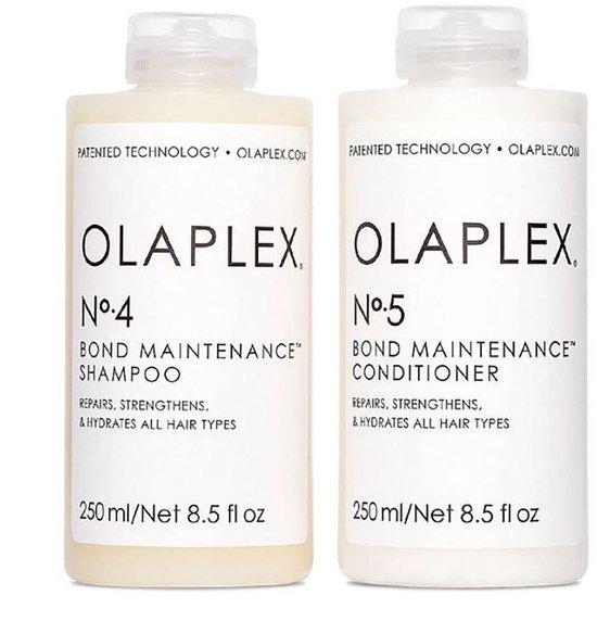 Twee witte flessen, Olaplex No.4 Shampoo en Olaplex No.5 Conditioner, elk met 250 ml.