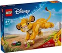 LEGO Simba welp in actie, met groene plant, en de verpakking.