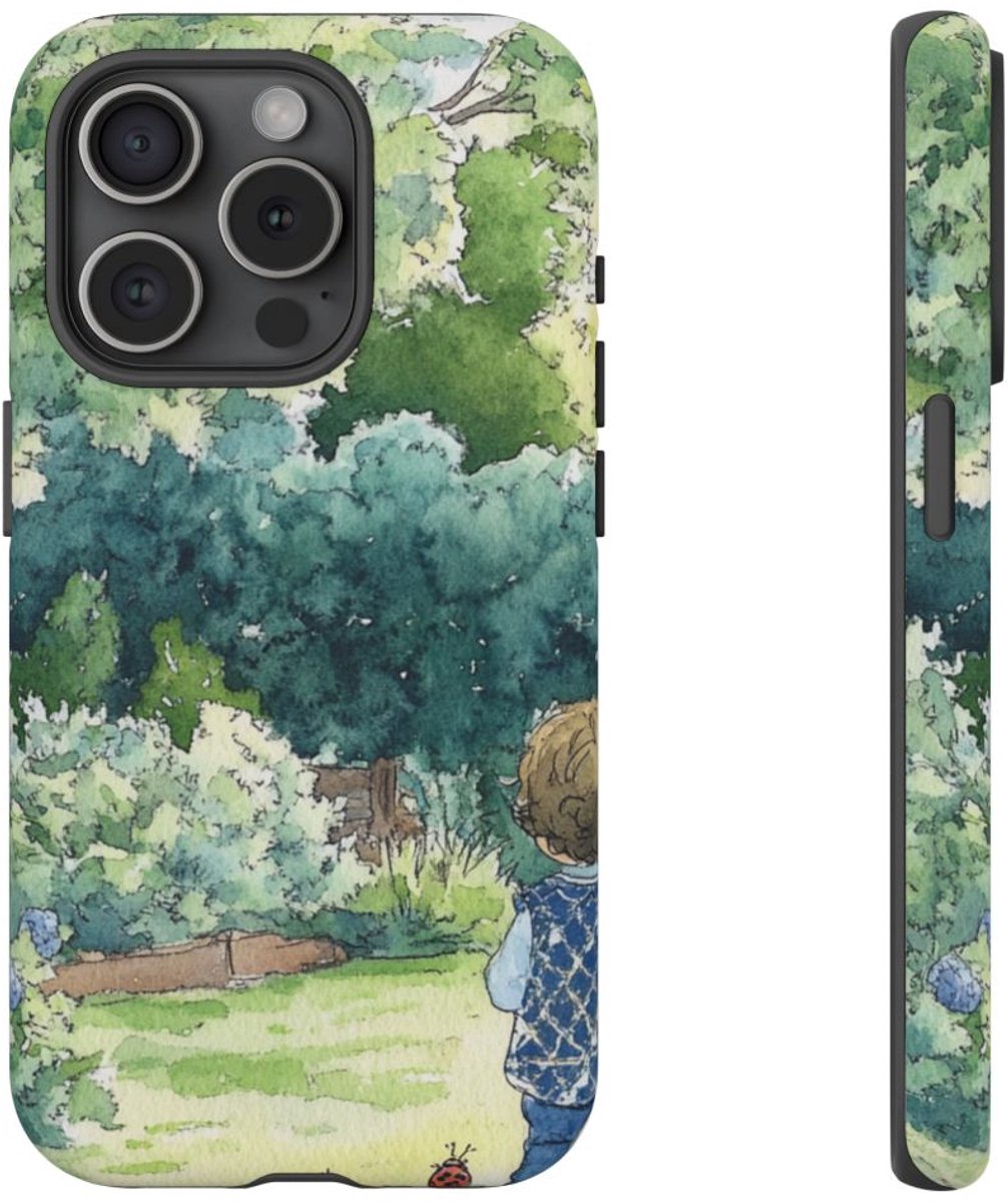 Kind in Tuin met Lieveheersbeestje – Telefoonhoesje Geschikt voor iPhone 15 Pro