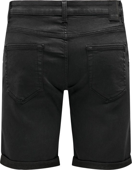Zwarte denim shorts met casual fit, twee achterzakken en opgerolde zoom.