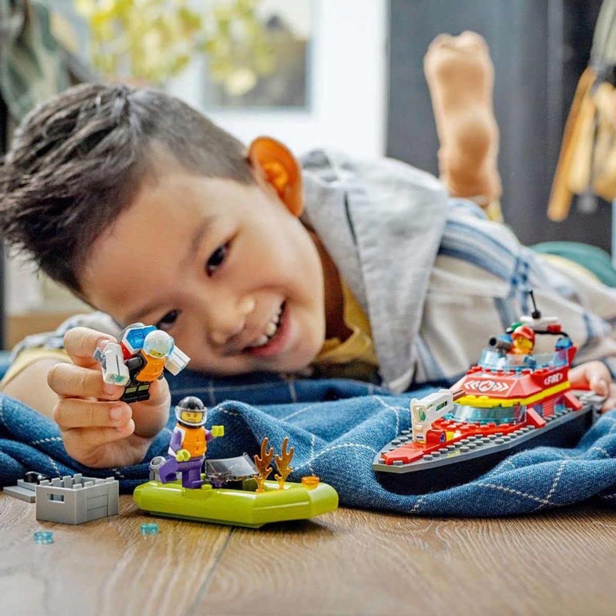 LEGO City Reddingsboot Brand Speelgoed voor Kinderen - 60373 — afbeelding 13